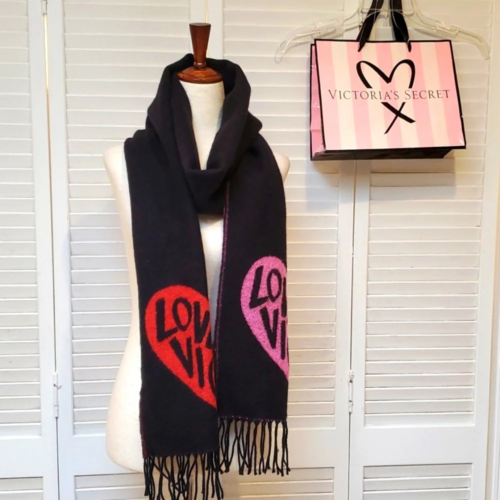NWOT Victoria's Secret Love Victoria's Pink and Red Heart Winter Scarf.